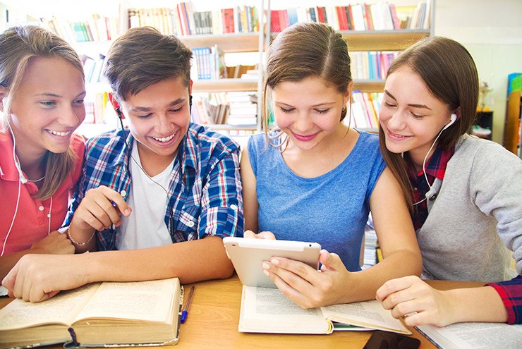 Educação escolar em casa, desenvolvimento infantil na era digital